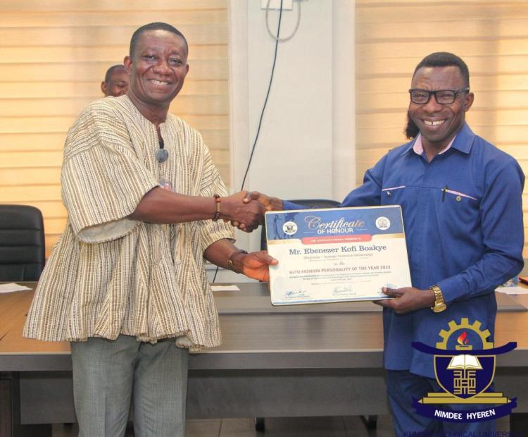 THE REGISTRAR, MR. EBENEZER KOFI BOAKYE, HONOURED AS THE FASHION PERSONALITY OF THE YEAR 2023