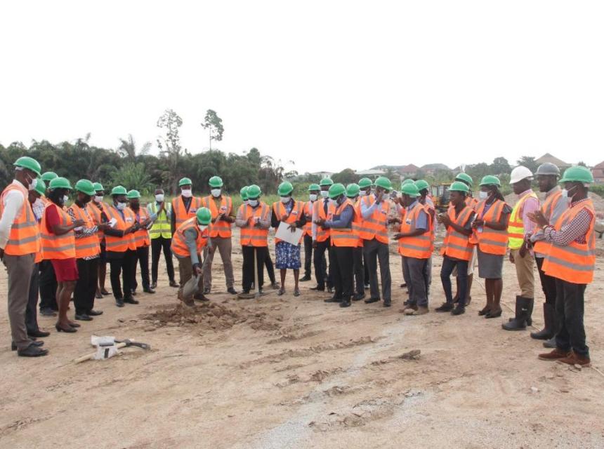 Vice-Chancellor Cuts Sod for the Construction of a Five -Storey Block at Adako Jachie